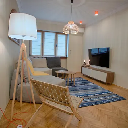 Luxury And Stylish In The Heart Of The Apartment *