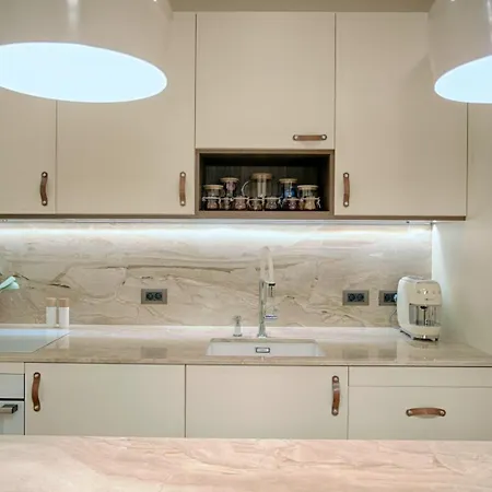 Luxury And Stylish In The Heart Of The