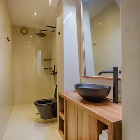 Luxury And Stylish In The Heart Of The Διαμέρισμα
