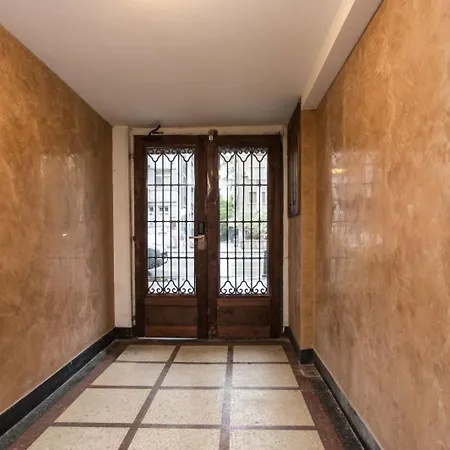 Luxury And Stylish In The Heart Of The Lejlighed